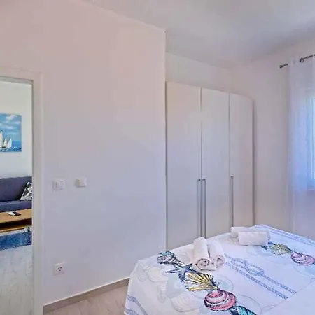 Apartment In 44021