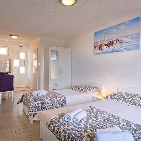 In 44021 Apartment *