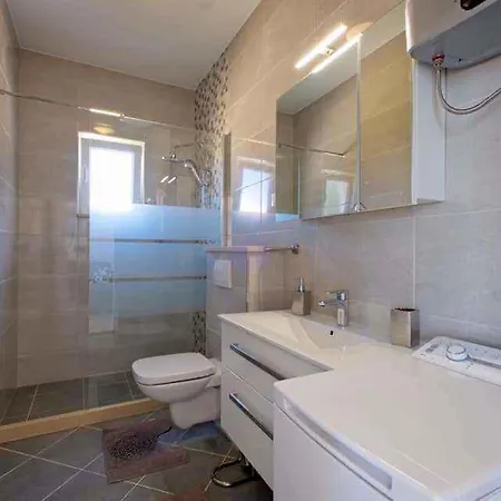 In 44021 Apartment Mlini